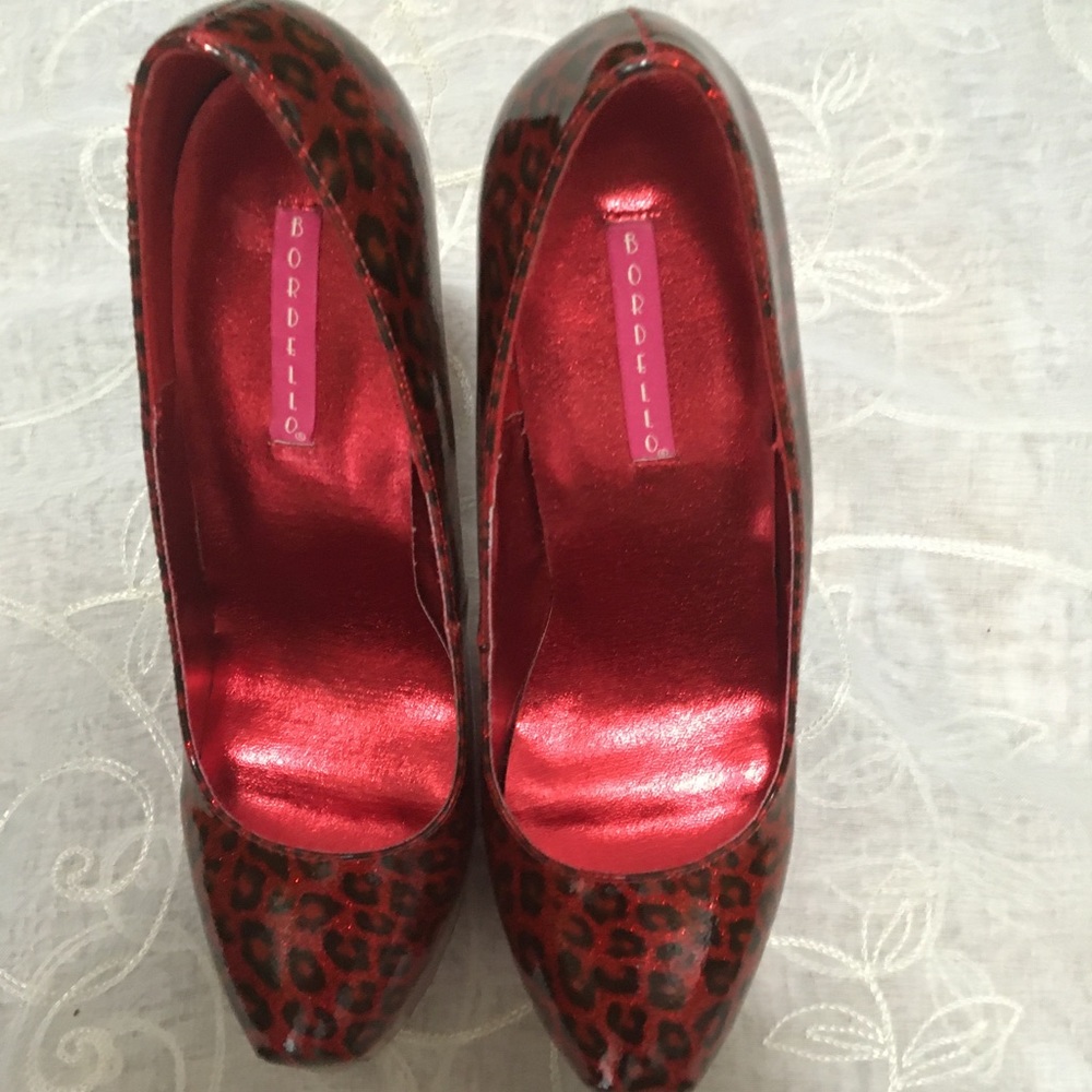 Shoes - Picture 5 of 7